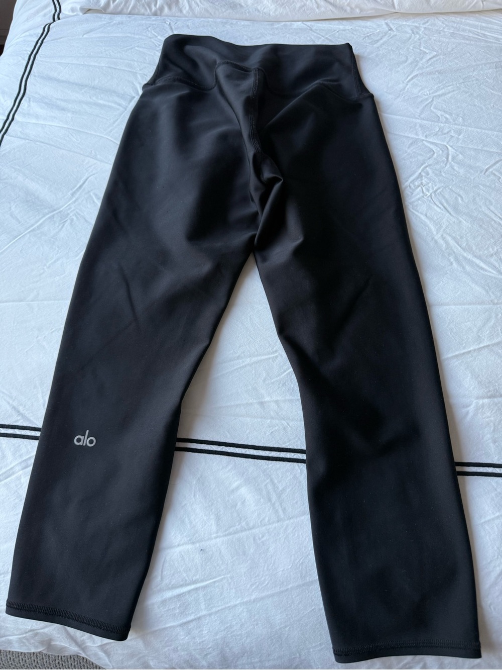 ALO Yoga Black Performance Leggings size M